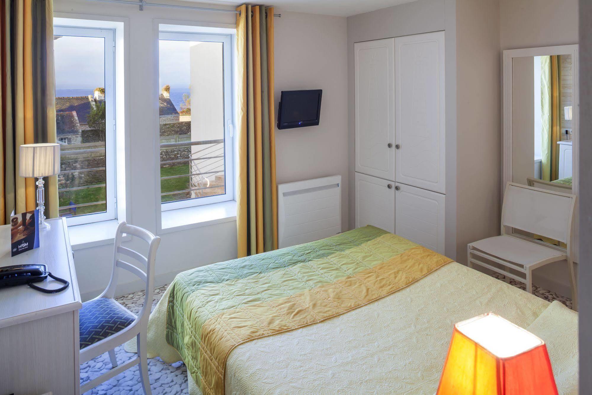 פלוגונבלי Logis Hotel Vent D'Iroise מראה חיצוני תמונה