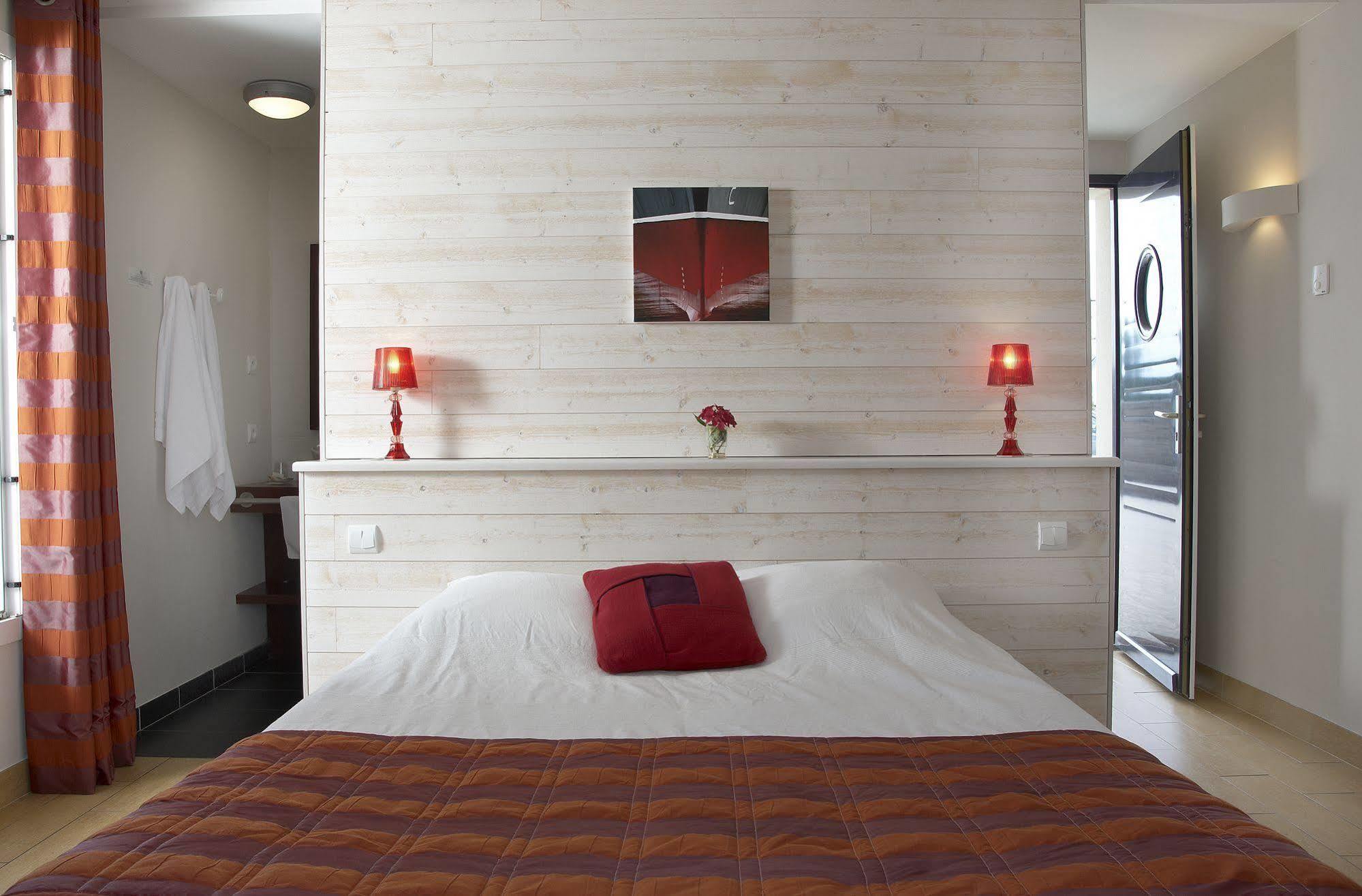 פלוגונבלי Logis Hotel Vent D'Iroise מראה חיצוני תמונה